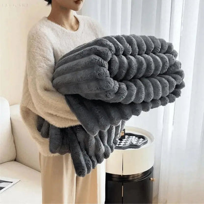 ComfortCuddle | Plush & Cozy Fleece Blanket