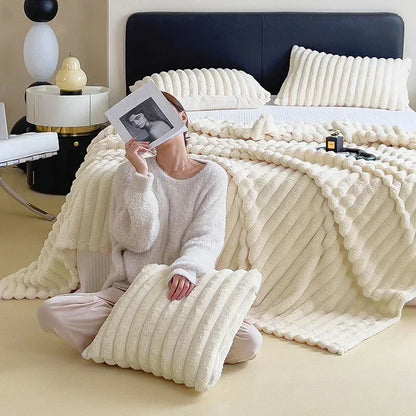 ComfortCloud | Super Soft & Comfortable Plush Blanket