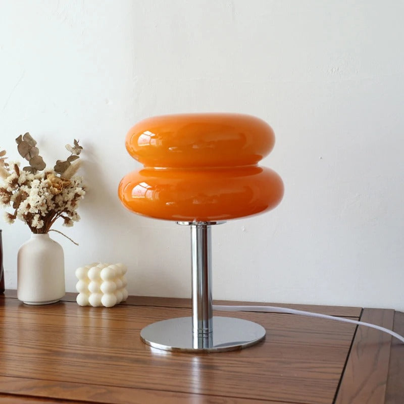 GlowLuxe | Funktionale und Moderne Glas-Tischlampe1