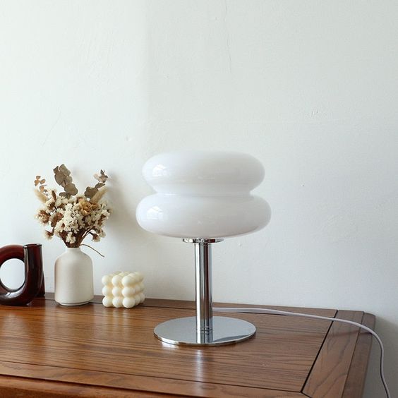 GlowLuxe | Funktionale und Moderne Glas-Tischlampe4