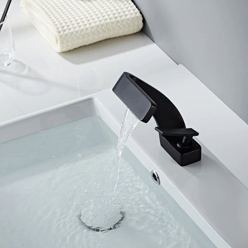 SleekFlow | Curved Faucet in Modern Design