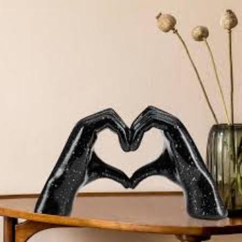 HeartHands | Artistic Heart Shaped Statue3