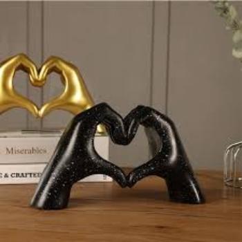 HeartHands | Artistic Heart Shaped Statue4
