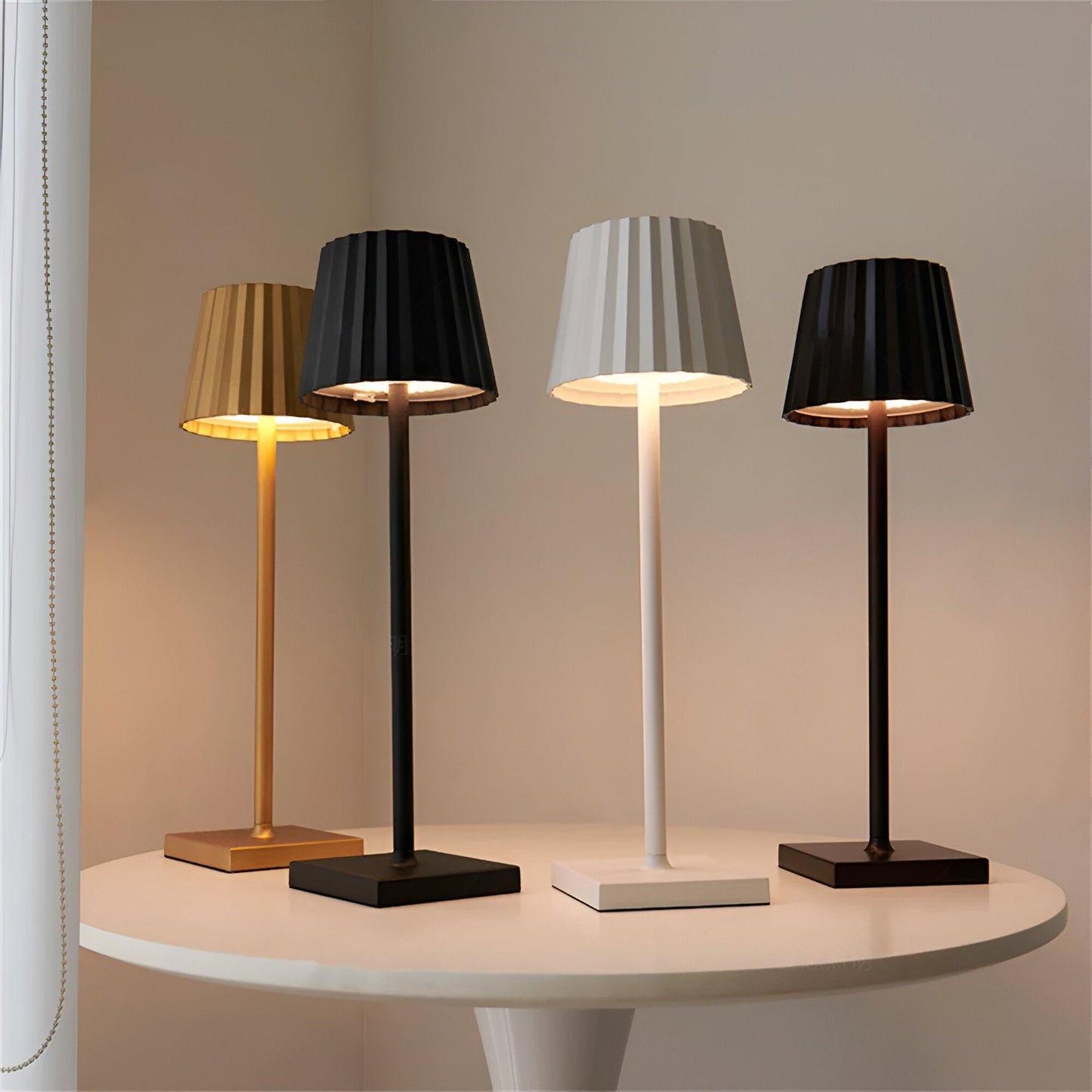 ZigzagGlow | Touch Control & Wireless Table Lamp