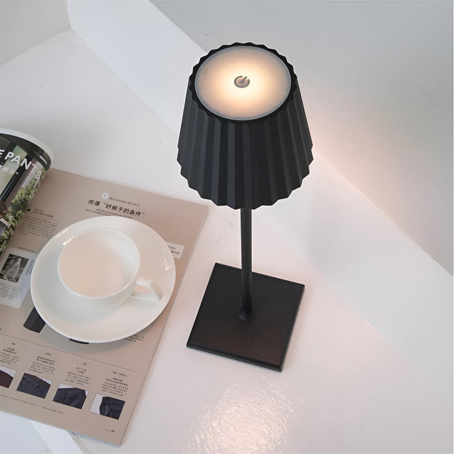 ZigzagGlow | Touch Control & Wireless Table Lamp