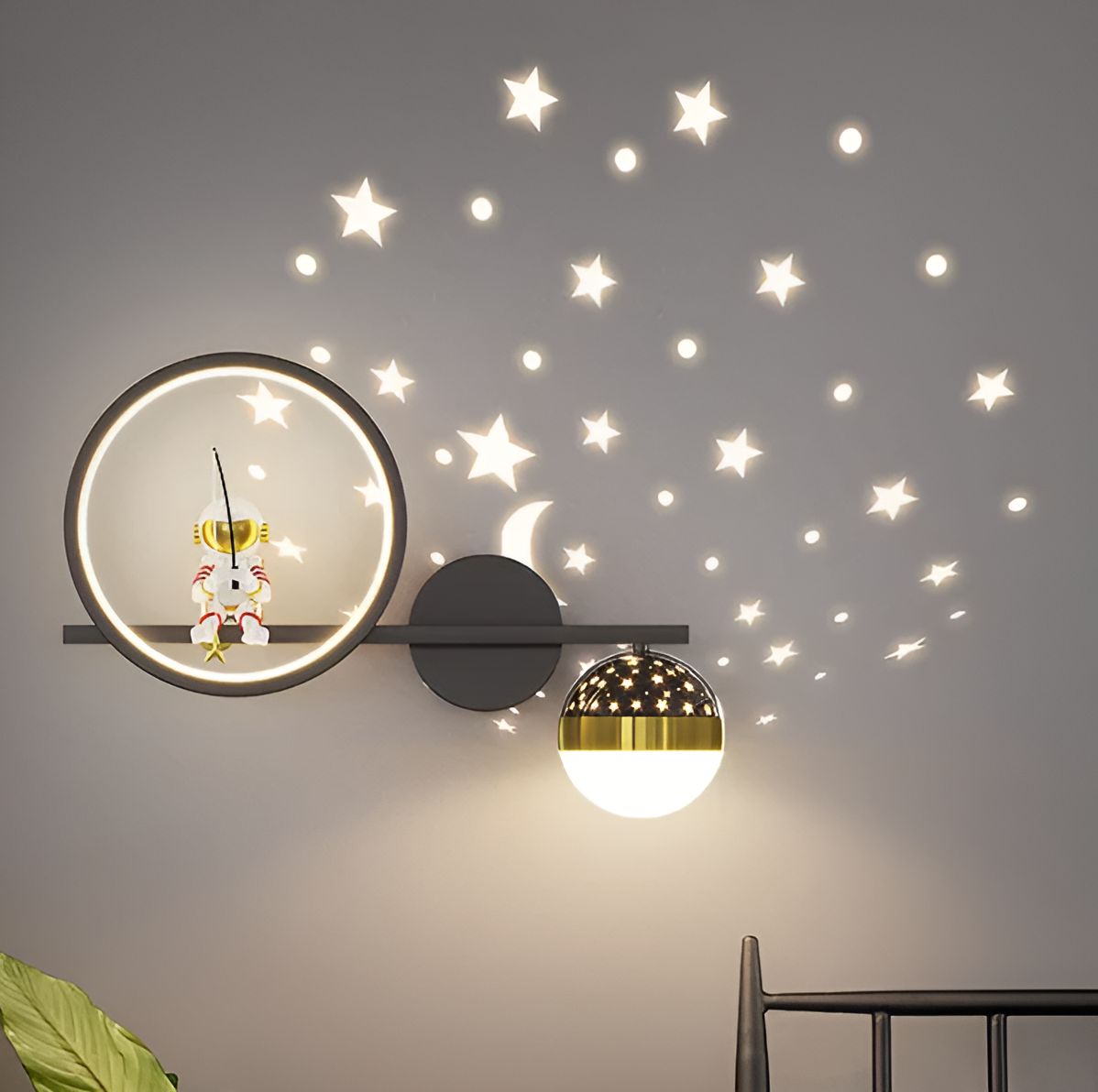 GalacticGleam | Cozy Light Children's Wall Lamp