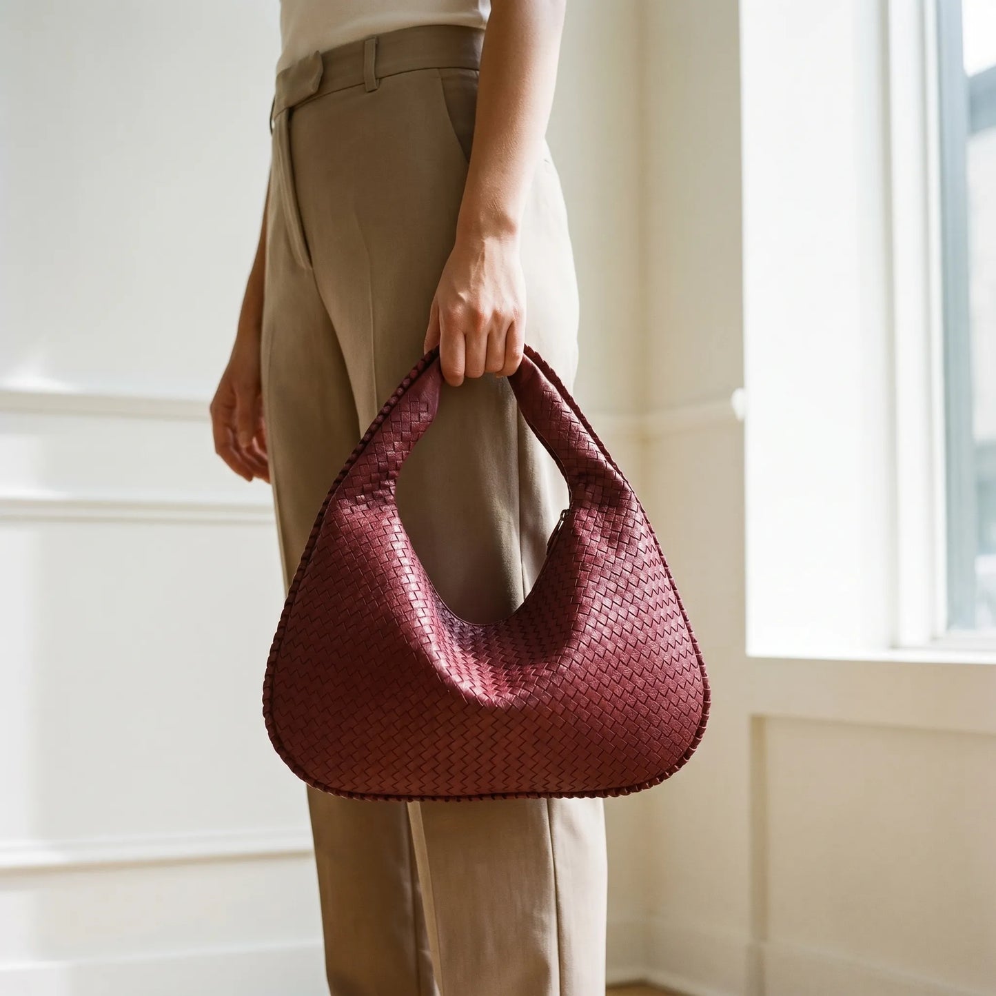 Intrica - Woven Shoulder Bag