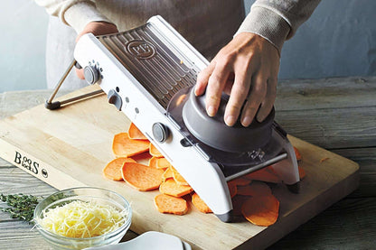 KitchenMaster | Quick, Precise, and Safe Vegetable Slicer