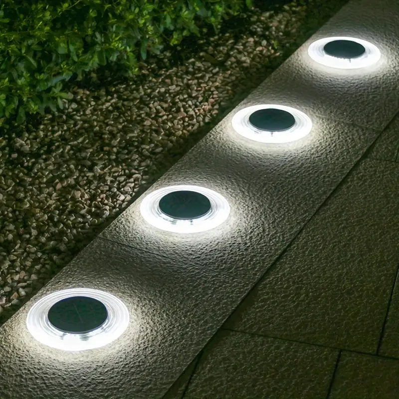 LuminaGlow | Retro & Deluxe Solar Garden Lamp4