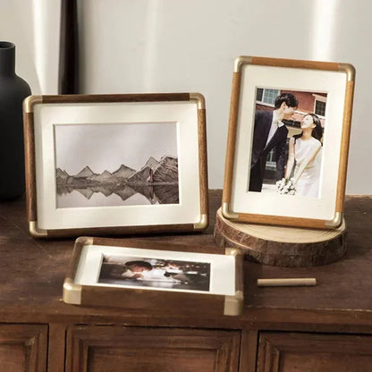 Memoris - Freestanding Vintage Picture Frame