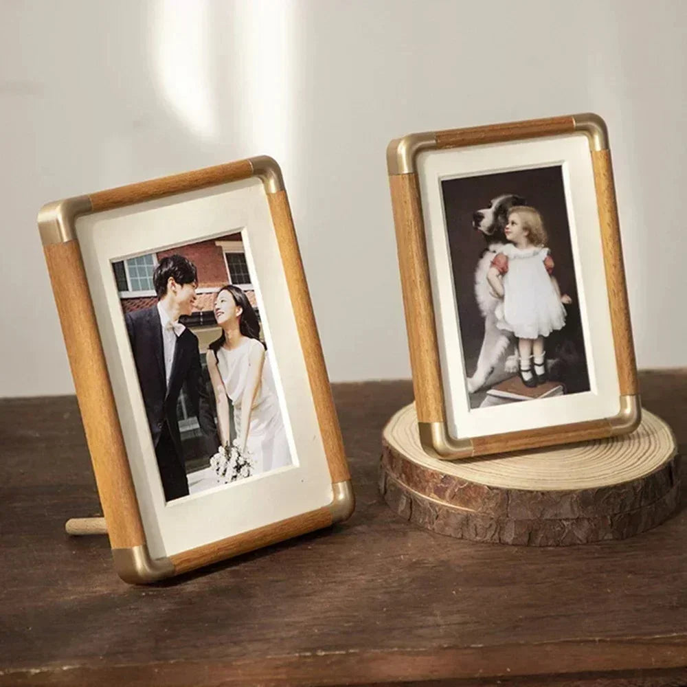 Memoris - Freestanding Vintage Picture Frame