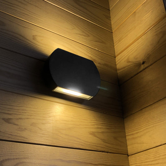 MidnightGlare | Minimalist Outdoor Wall Light1