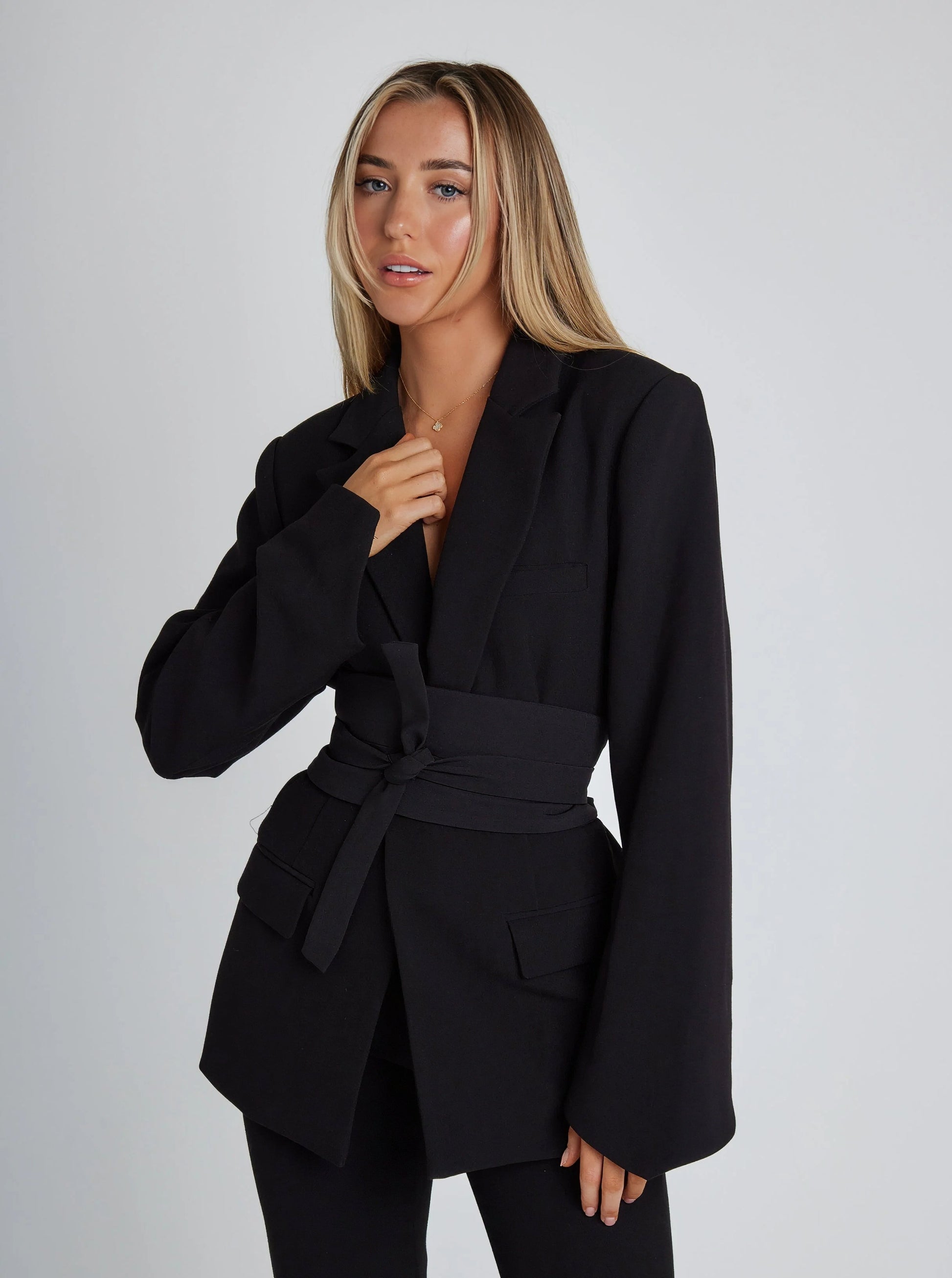 Livia | Women's Oversized Blazer – Chic Wrap Style for Modern Elegance-1