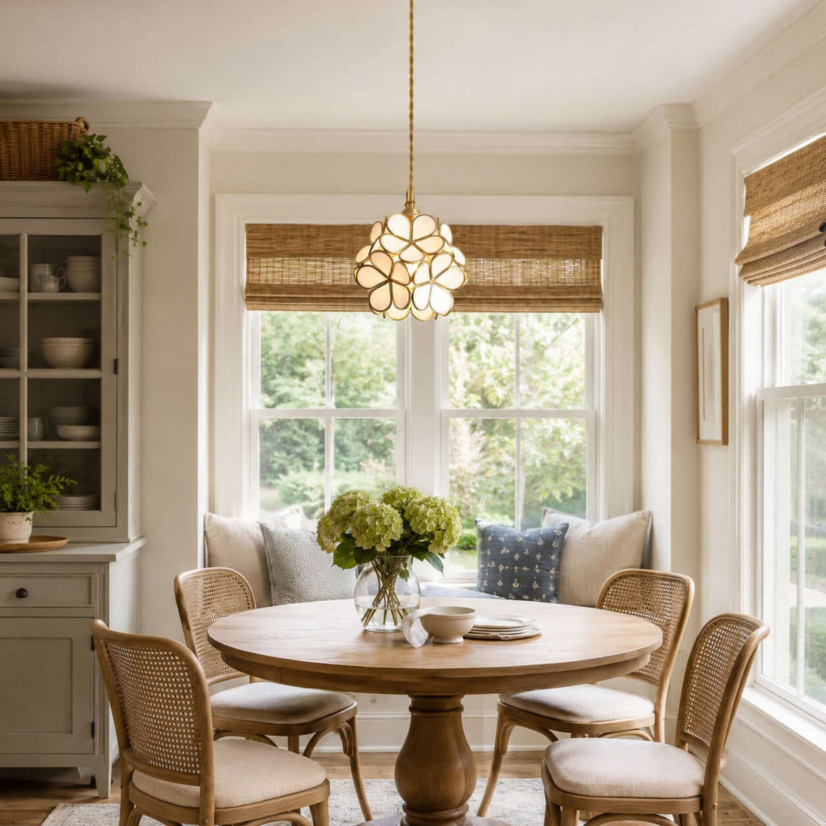 Petala - Floral Pendant Light