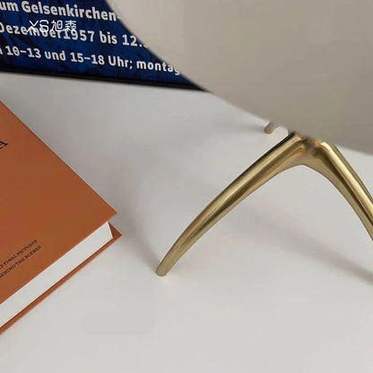 TripodLuxe | Modern table lamp with elegant tripod base