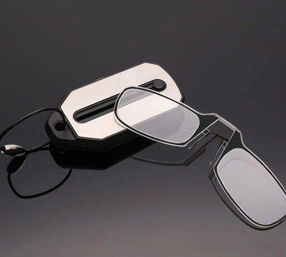 GlanceFit | Stylish, foldable reading glasses for travelling