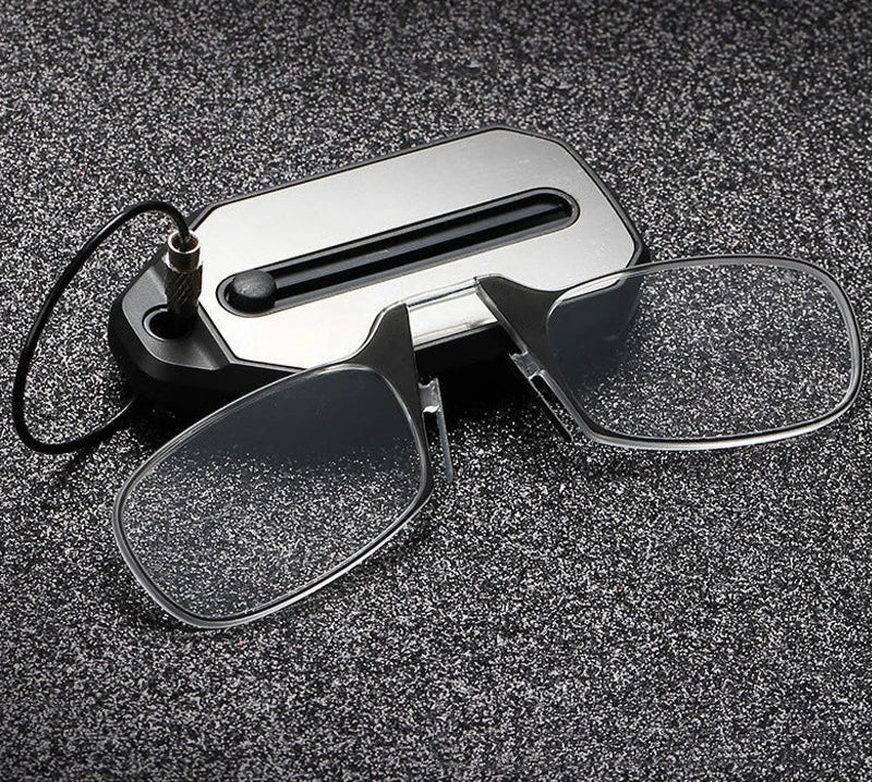 GlanceFit | Stylish, foldable reading glasses for travelling