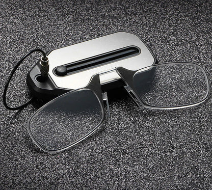 GlanceFit | Stylish, foldable reading glasses for travelling
