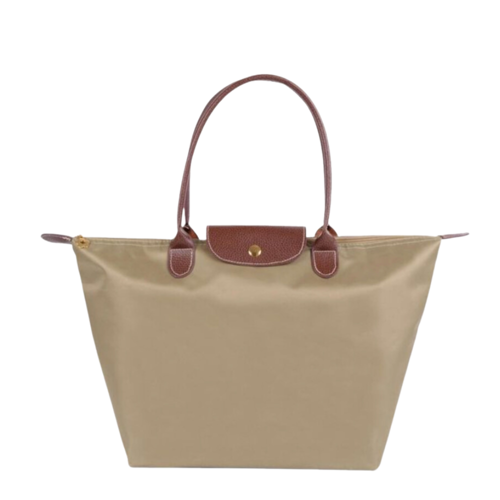 https://cdn.shopify.com/s/files/1/0646/0555/2908/files/Spacious-Tote-Bag-Durable-Design-Ample-Room-5.png?v=1745638982