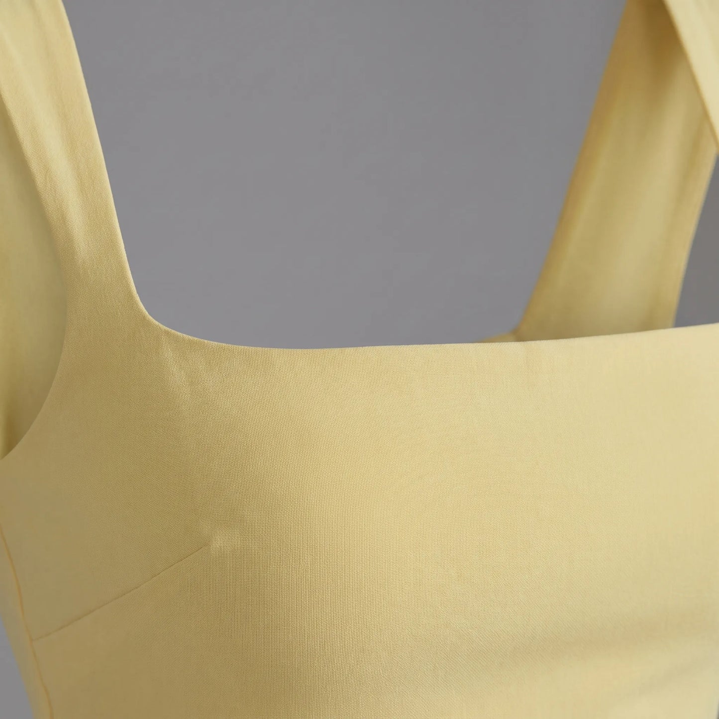 Tessara - Figure-Hugging Yellow Maxi Dress