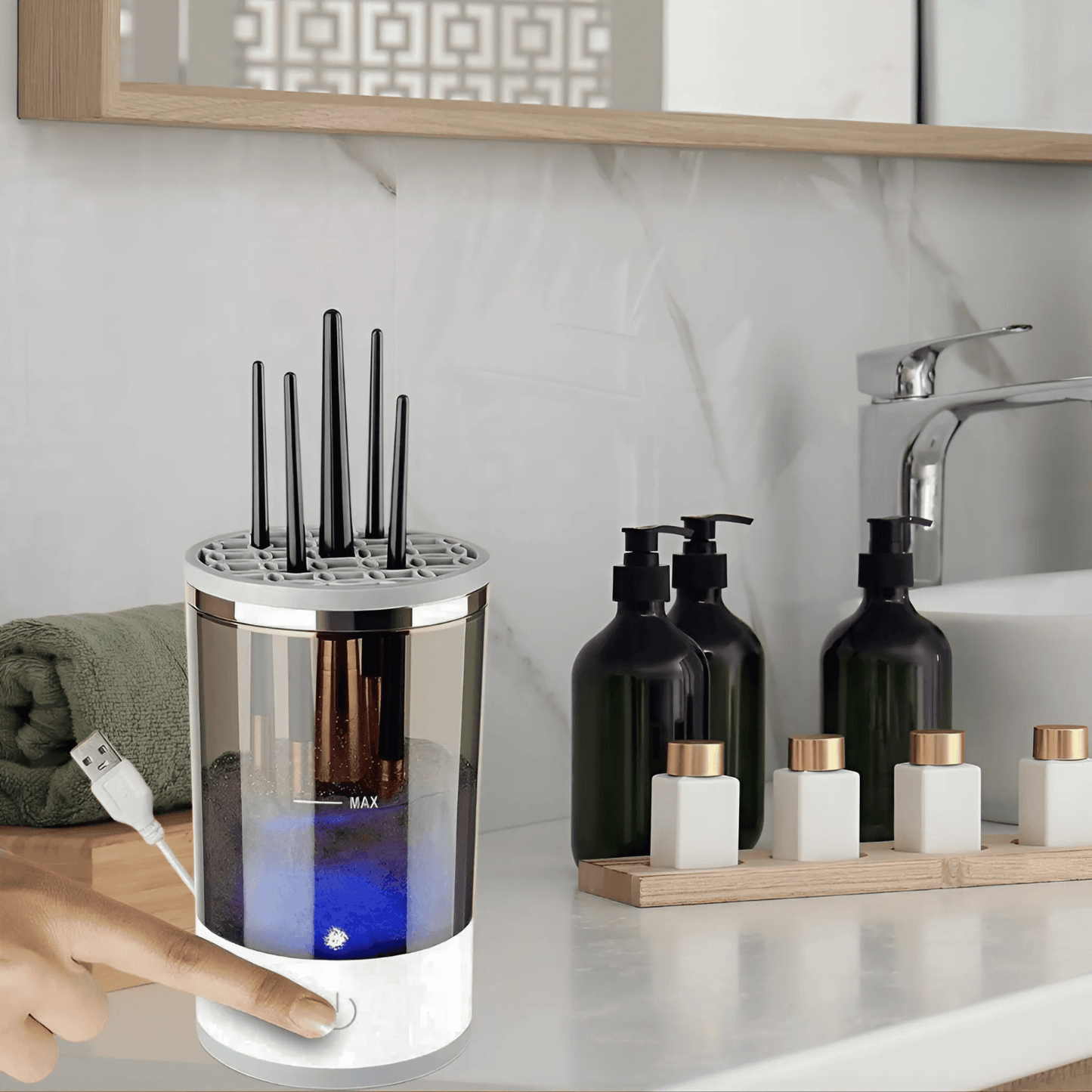 BrushClean | Quick Cleaning for Makeup Brushes