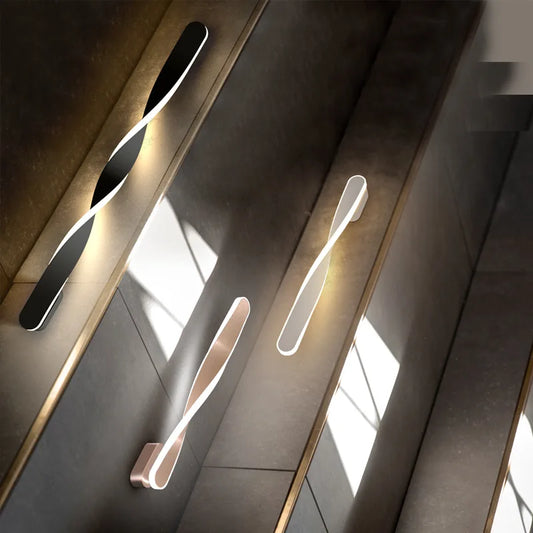 TwistLuxe | Elegant LED Wall Light with a Modern Twist1