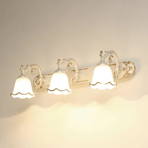 VintageLuxe | Vintage-Inspired Wall Light4