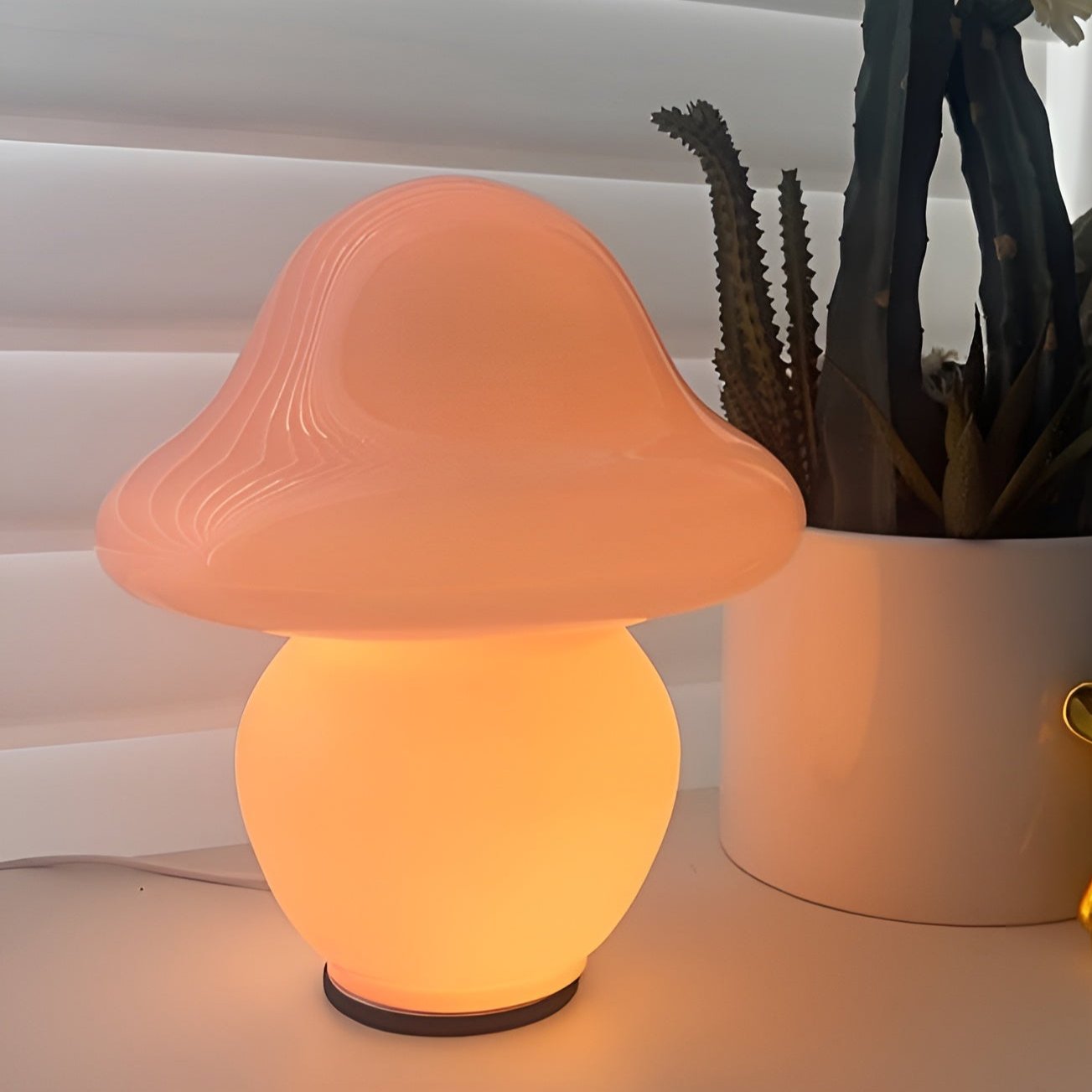 WhimsyLamp | Elegant mushroom-shaped lamp6