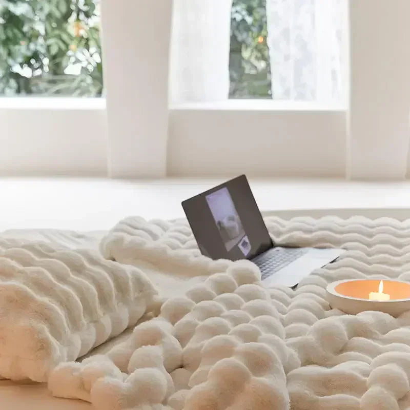 WarmWol | The Plush Blanket Everyone is Talking About