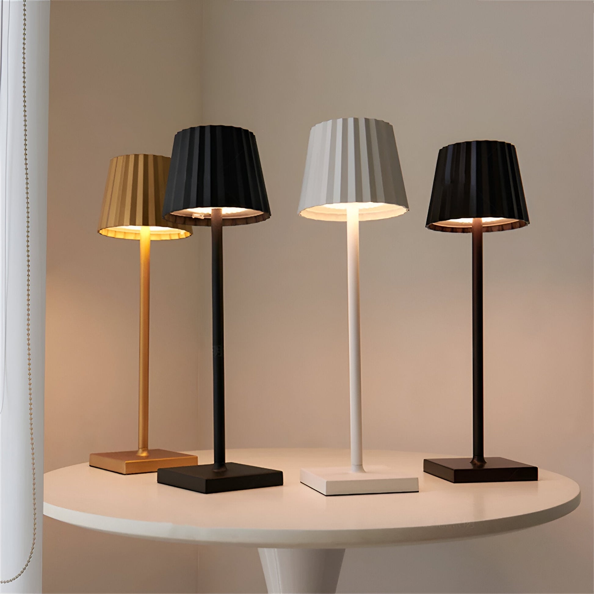 ZigzagGlow | Touch Control & Wireless Table Lamp1