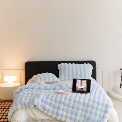 WarmWol | The Plush Blanket Everyone is Talking About
