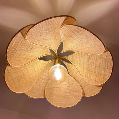 ElegaBloom | Flower Petal Lamp for Modern Living Spaces