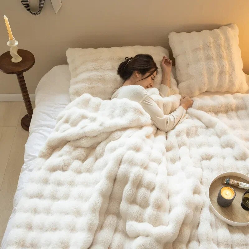 WarmWol | The Plush Blanket Everyone is Talking About