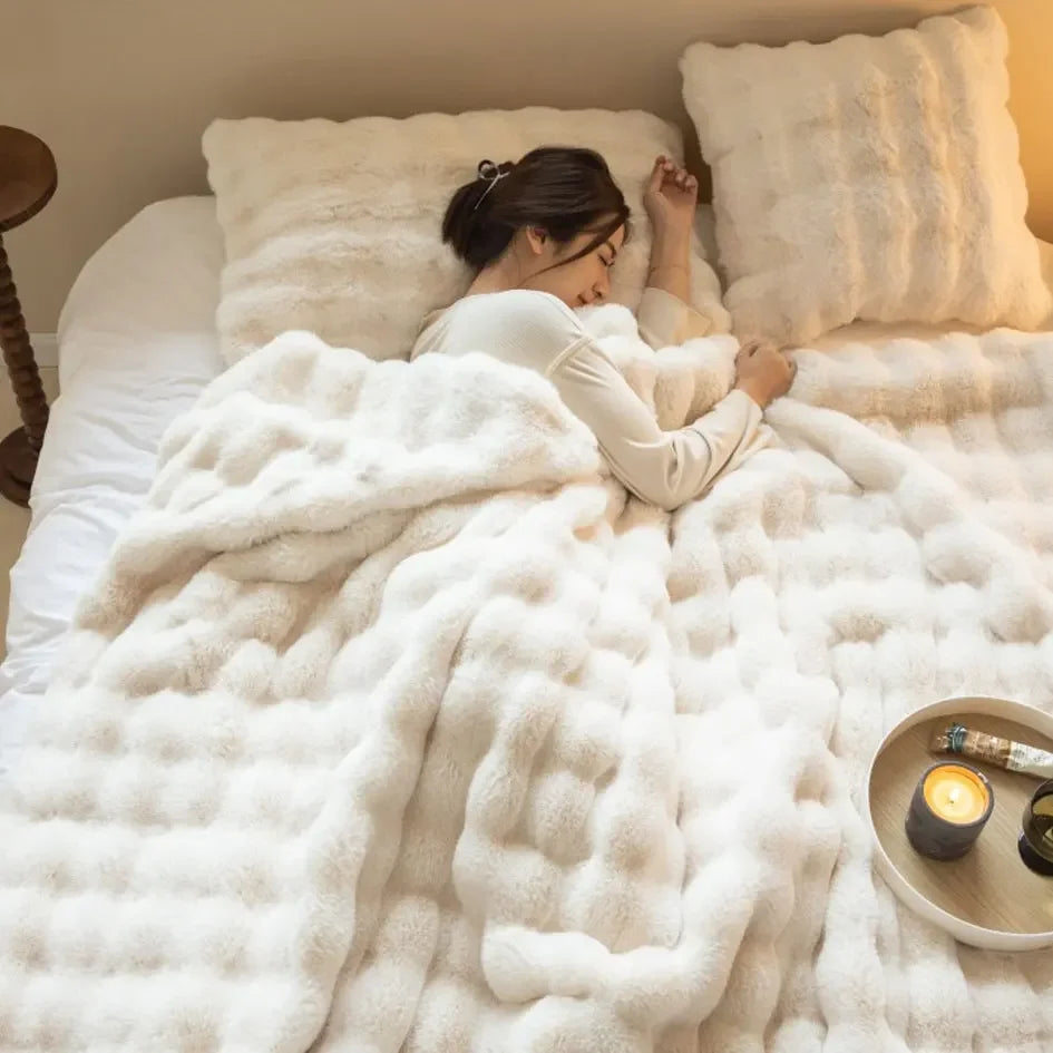 WarmWol | The Plush Blanket Everyone is Talking About