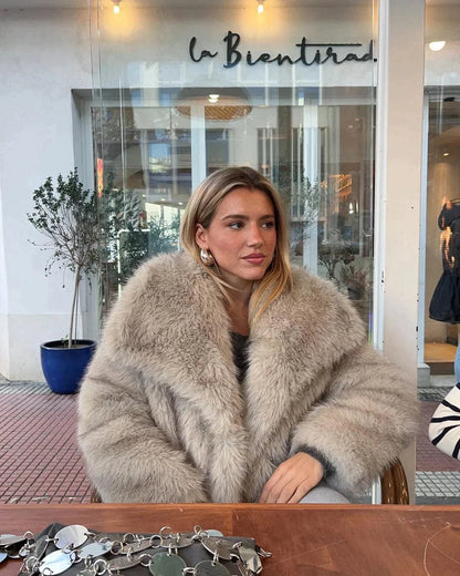 Variant image for Hope - Women's Faux Fur Coat - Elegant Slim Fit Winter Coat for Cold Weather-5