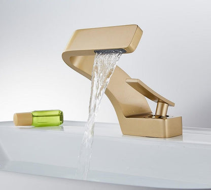 SleekFlow | Curved Faucet in Modern Design