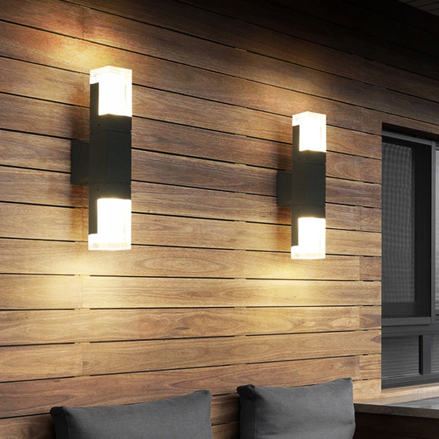 TwilightCast | Outdoor Double Wall Lamp