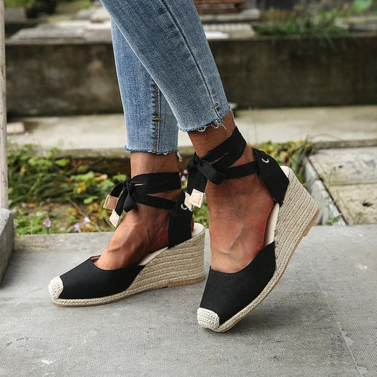 Belinda | Kile heel sandals with laces