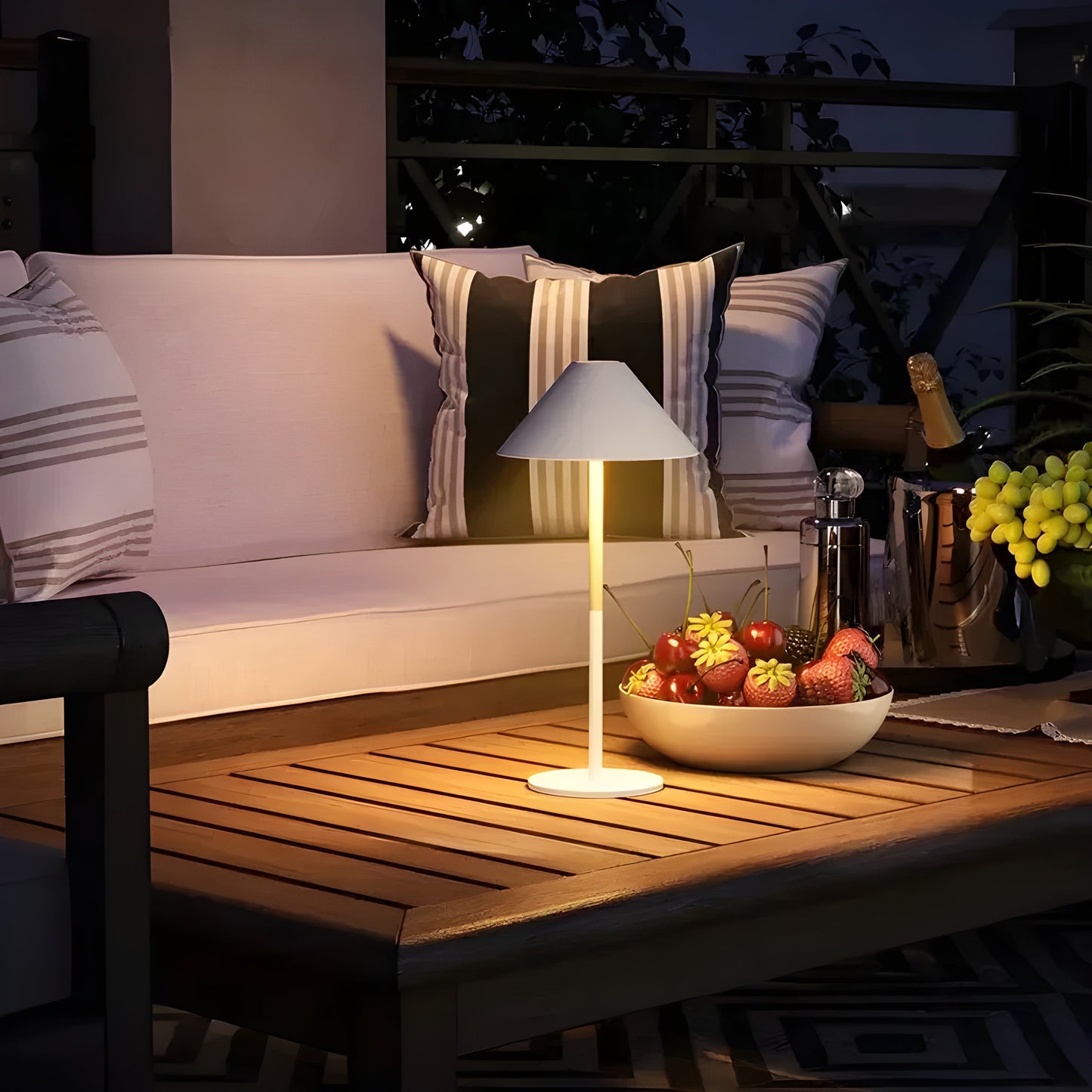 TouchGlow | Outdoor & Indoor Wireless Table Lamp